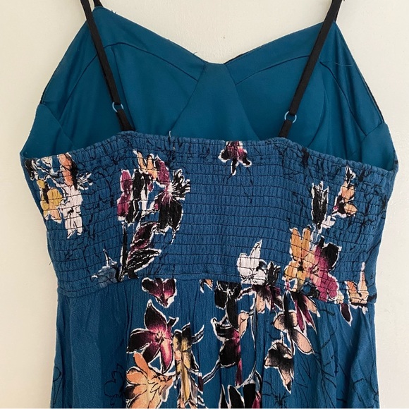 Blue/Turquoise floral summer dress with asymmetrical hemline, size small - Picture 6 of 10